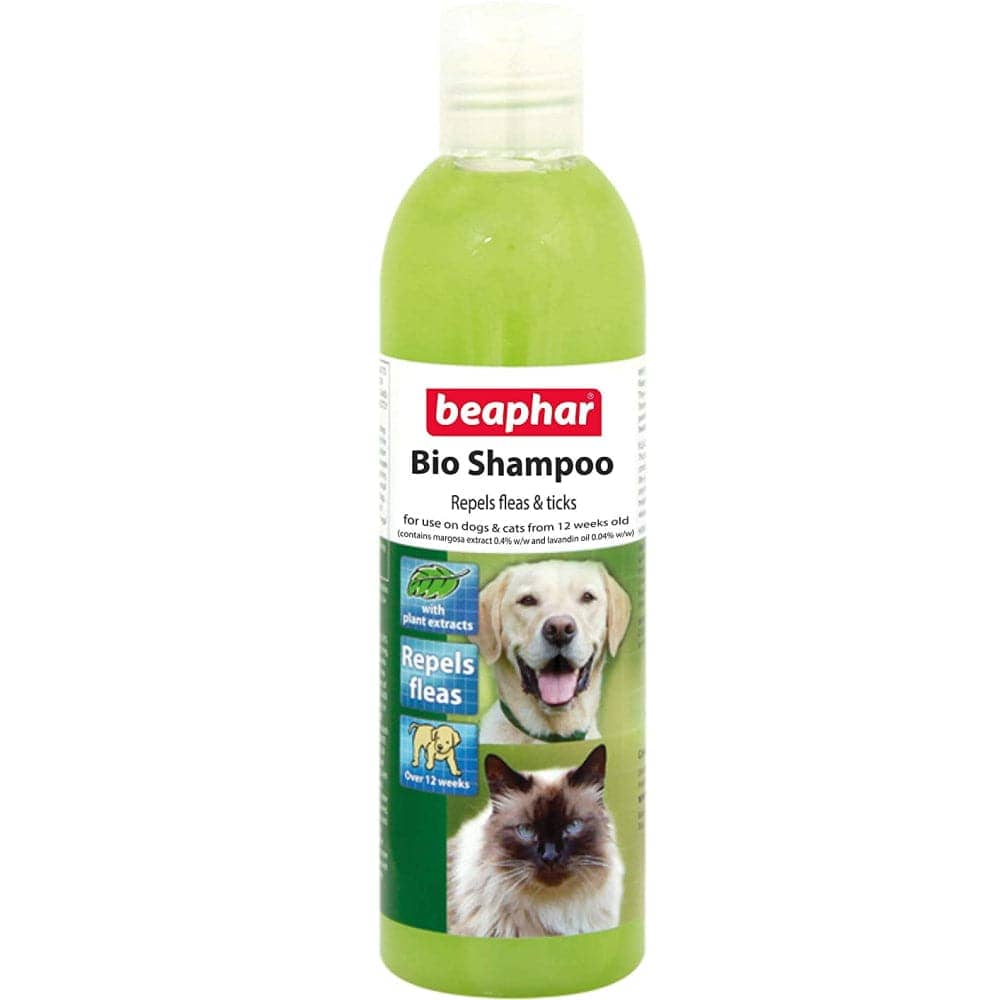 Beaphar Bio Shampoo for Dogs and Cats — side view