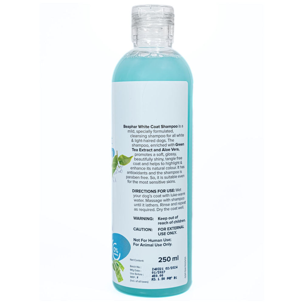 Beaphar Green Tea and Aloe Vera White Coat Shampoo for Dogs — side view