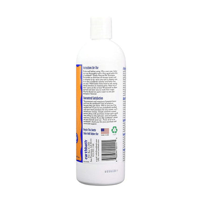 EarthBath Oatmeal & Aloe Shampoo Vanilla & Almond for Dogs and Cats — in use