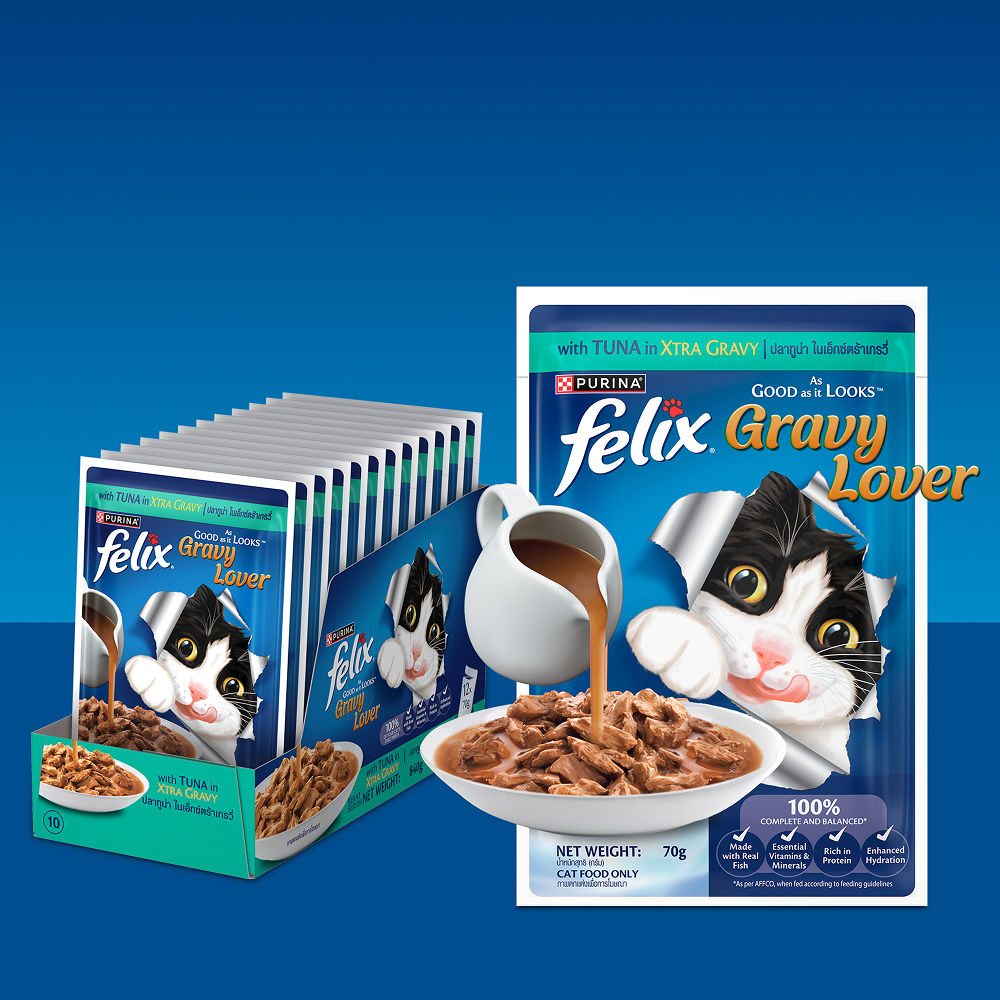 Purina Felix Gravy Lover Tuna Chunks Adult Complete and Balanced Cat Wet Food — detail shot