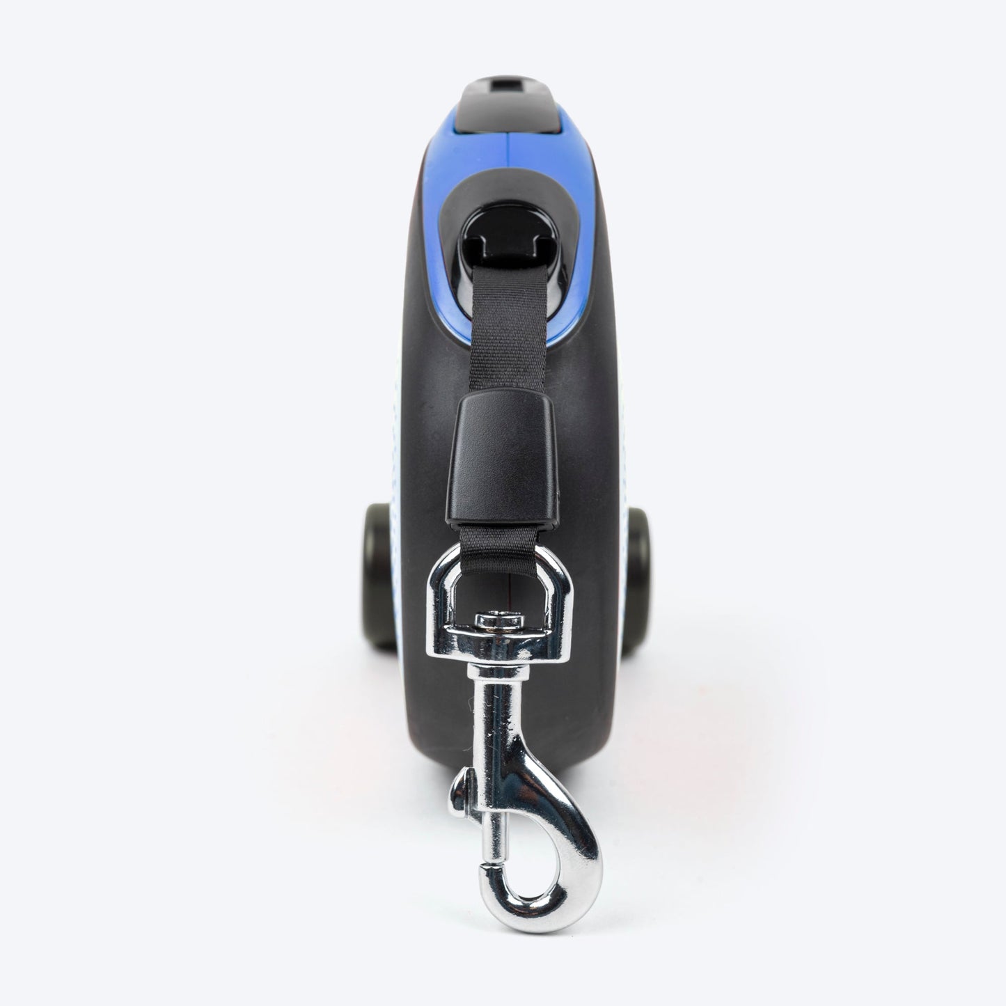 HUFT Retractable Leash With Poop Bag Dispenser for Dogs — in use
