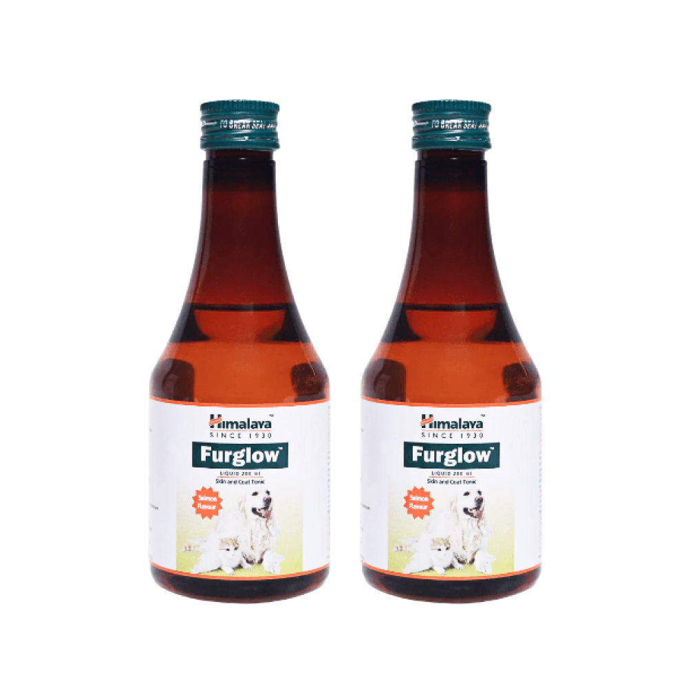 Himalaya Furglow Skin and Coat Tonic for Dogs and Cats — in use