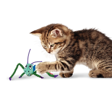 Kong Crackles Grasshopper Toy For Cats Green - Image 3