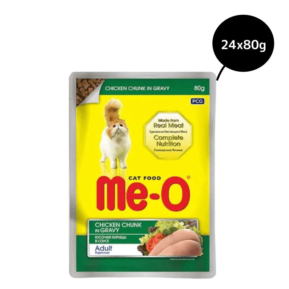 Me O Chicken Chunks in Gravy Adult Cat Wet Food — in use