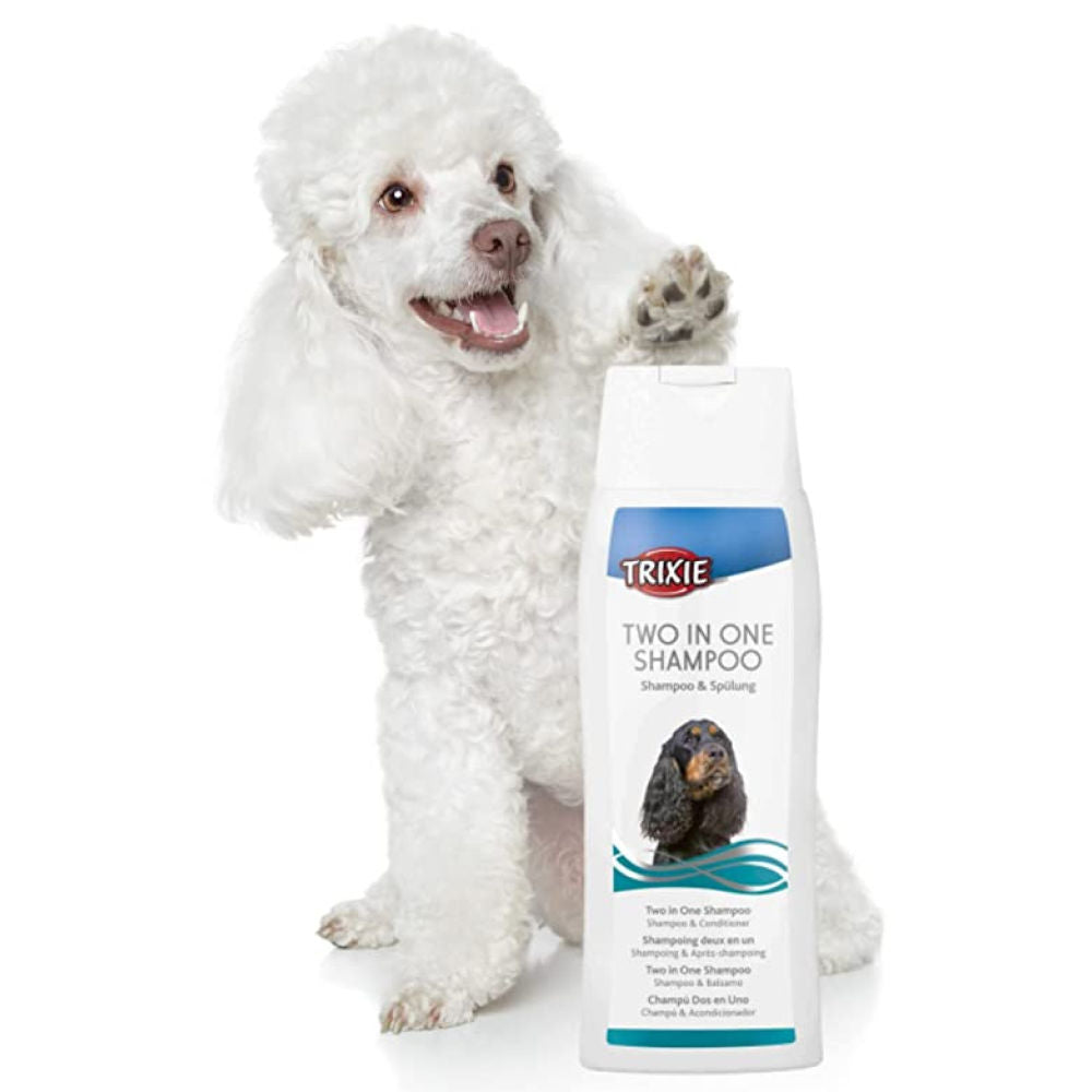 Trixie 2 in 1 Shampoo for Dogs — detail shot