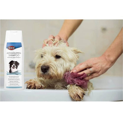 Trixie Anti Dandruff Shampoo for Dogs — detail shot