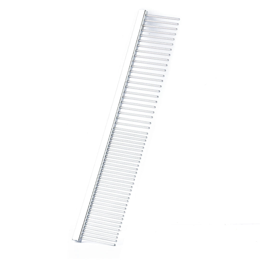 Trixie Comb Medium/Coarse Metal for Dogs — detail shot