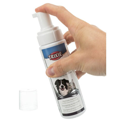 Trixie Dry Foam Shampoo for Dogs and Cats — detail shot