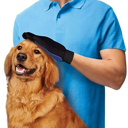 Trixie Fur Care Massage Glove for Dogs and Cats — detail shot
