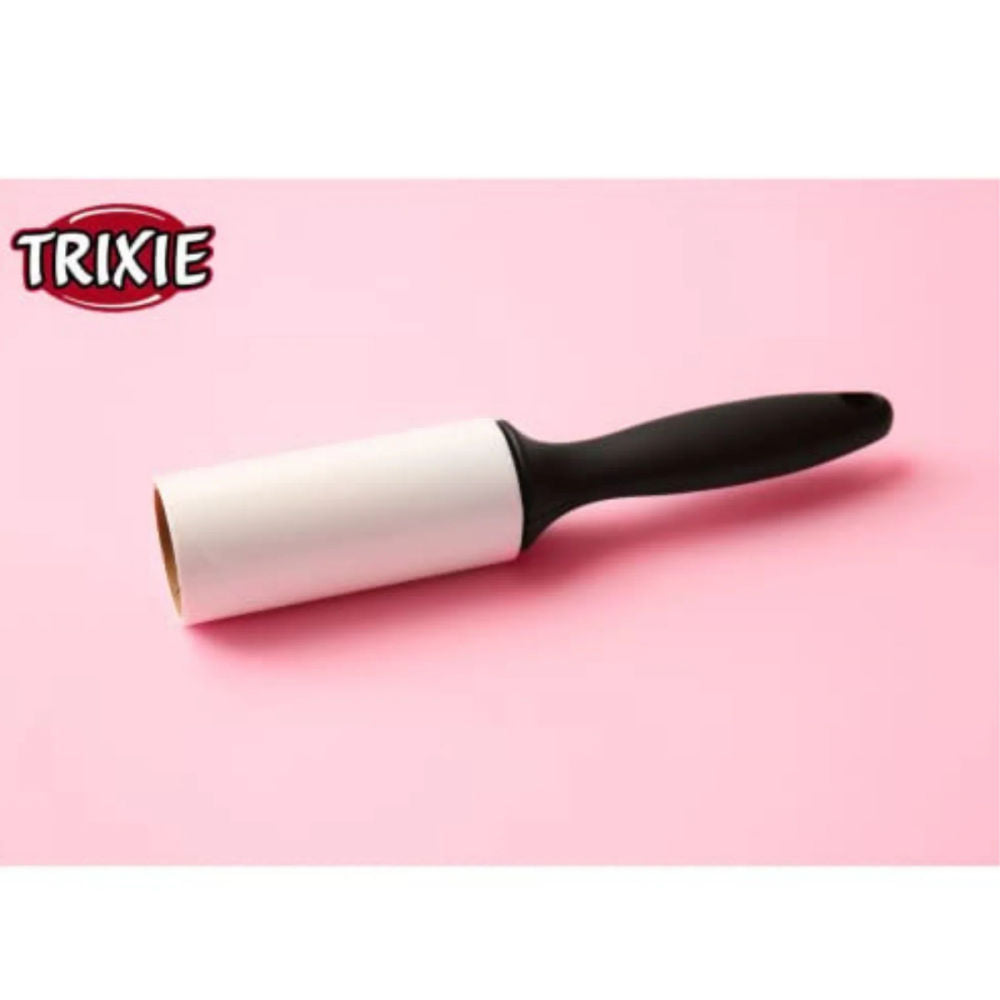 Trixie Fur Lint Roller for Dogs and Cats — in use