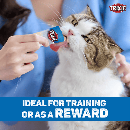 Trixie Snack with Chicken Creamy Cat Treat — detail shot