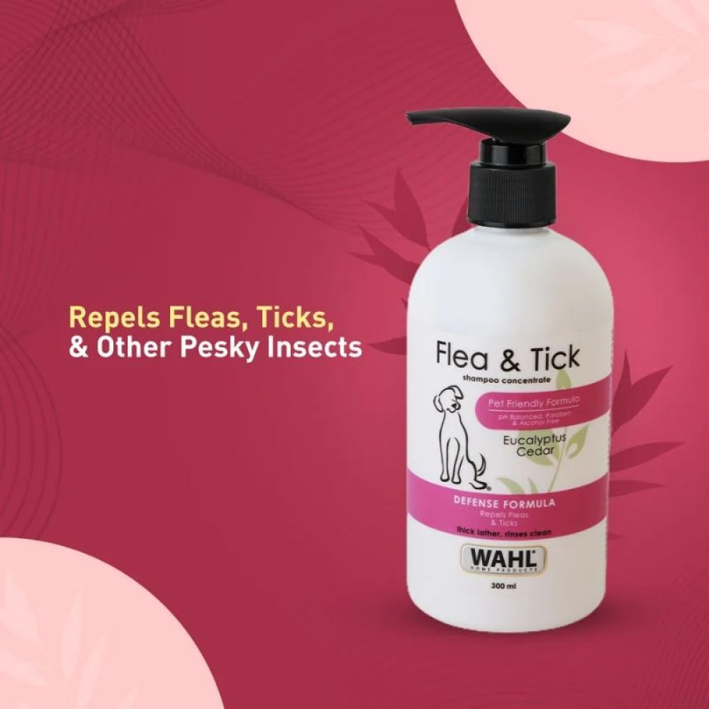 Wahl Flea and Tick Shampoo for Dogs — in use