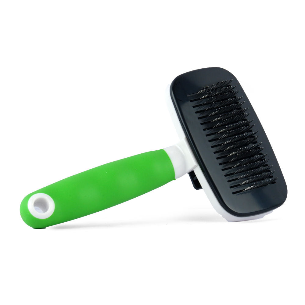 Wahl Self Cleaning Slicker Brush for Pets — detail shot