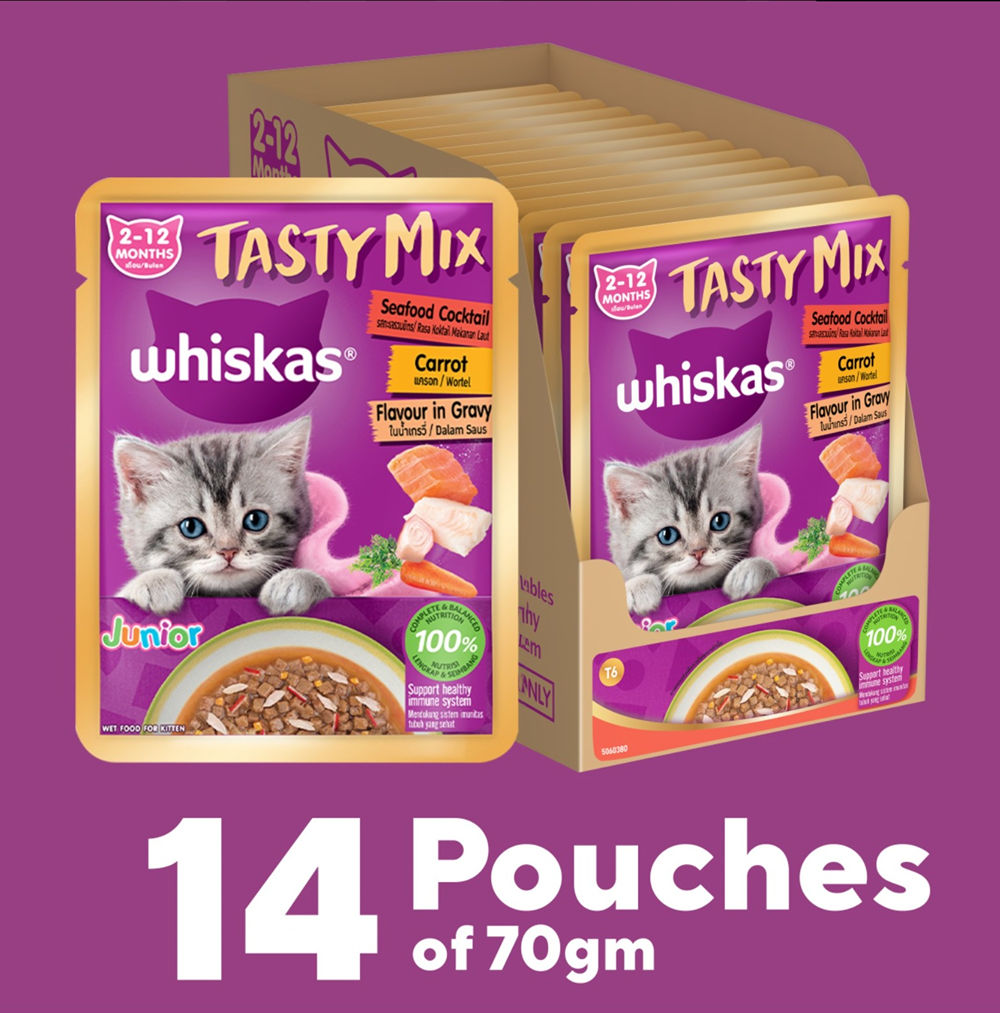 Whiskas Tasty Mix Seafood Cocktail Carrot Gravy Kitten Cat Wet Food — in use