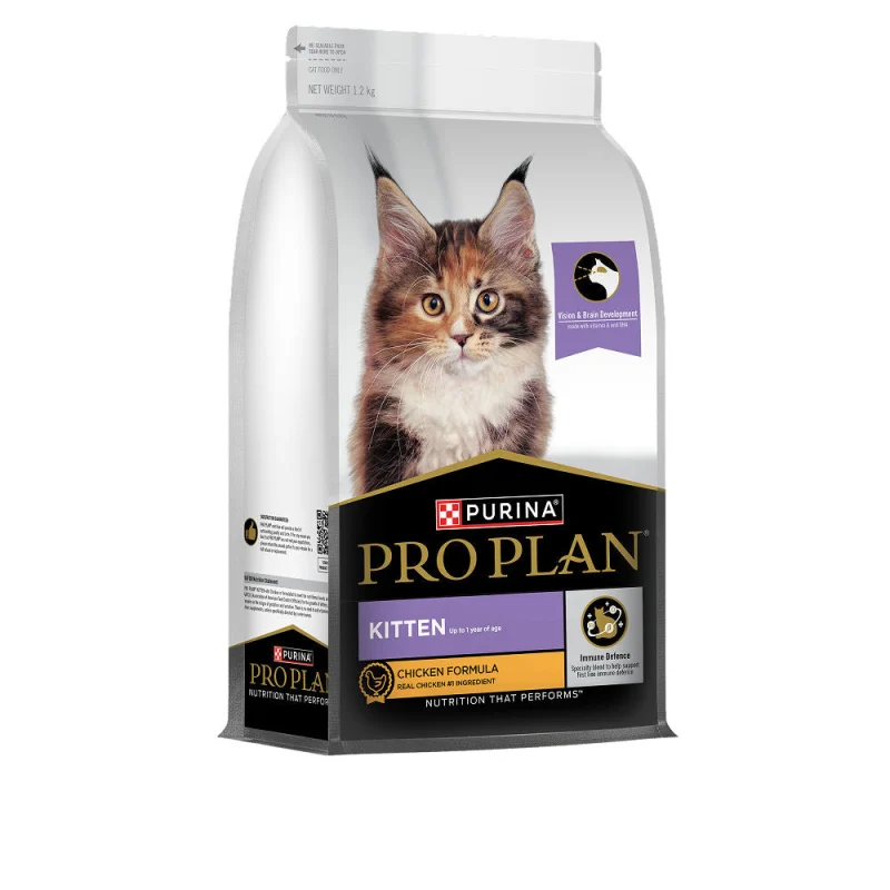 Pro Plan Chicken Flavoured Kitten Cat Dry Food — detail shot
