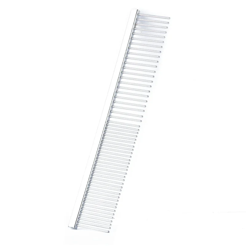 Trixie Comb Medium/Coarse Metal for Dogs — detail shot